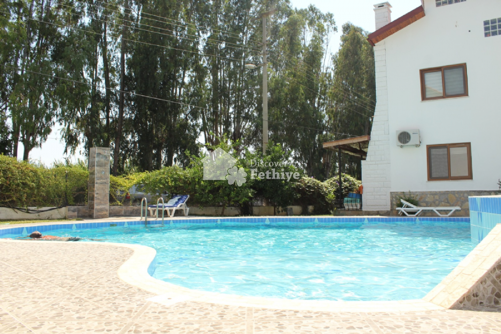 Fethiye Çalış mevkinde satılık 3+1 ikiz villa havuzlu site Discover