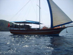 Private weekly sailing boat trips 